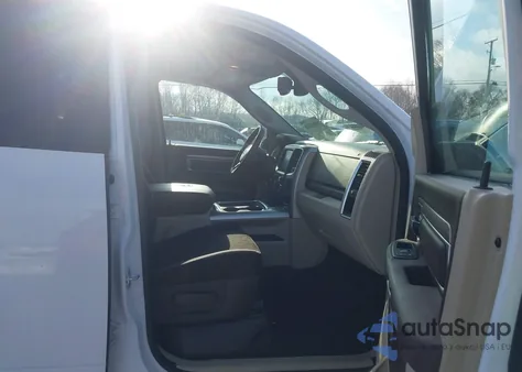 2016 Ram 1500 Outdoorsman из США, поврежденный, VIN 1C6RR7GT1GS192377